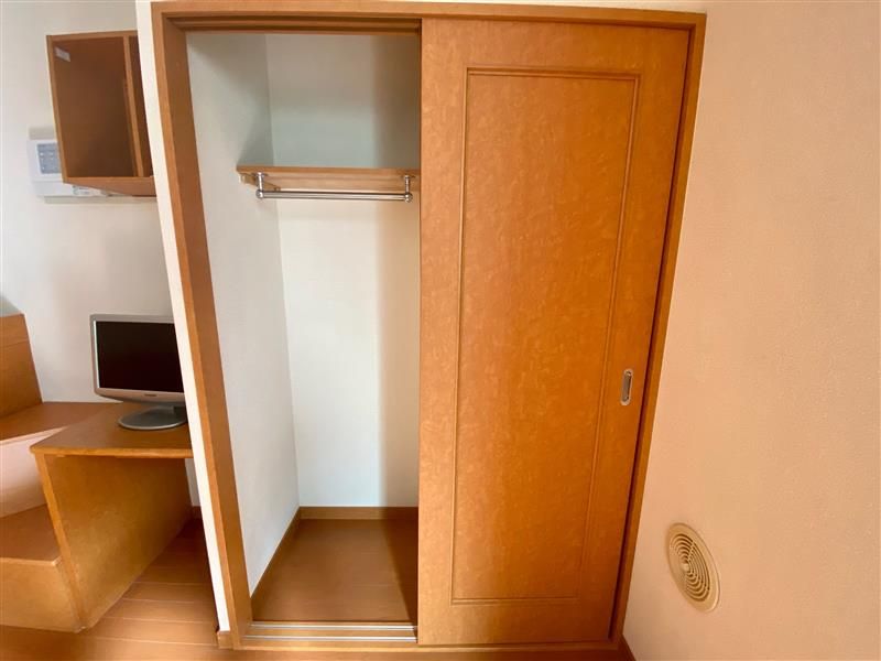 レオパレス星 収納