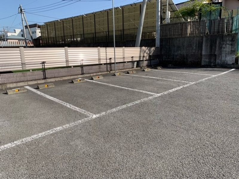 レオパレス上吉田 駐車場