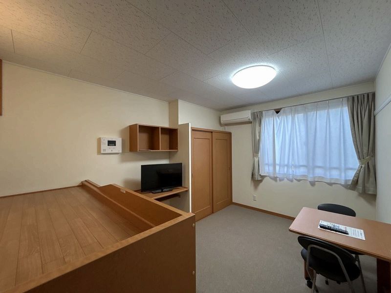 レオパレス第二吉兵衛ハウス 居間