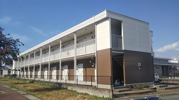 leopalace Raisin exterior