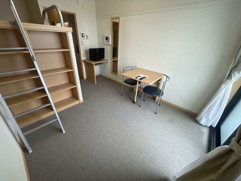 レオパレスＢＡＮＣＨＯＵ 居間