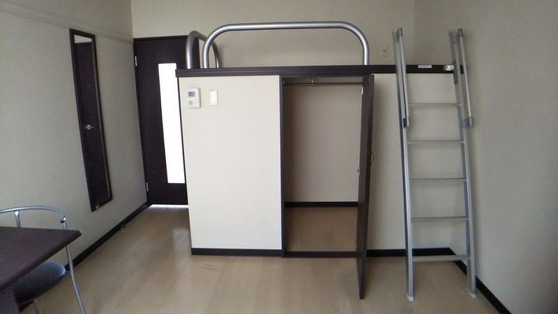 レオネクスト向山 収納