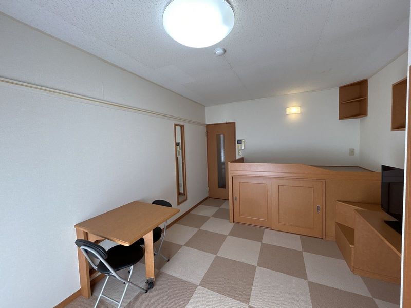 レオパレスノーブル 居間