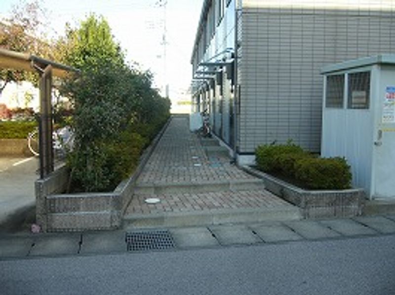 レオパレスやなせ エントランス