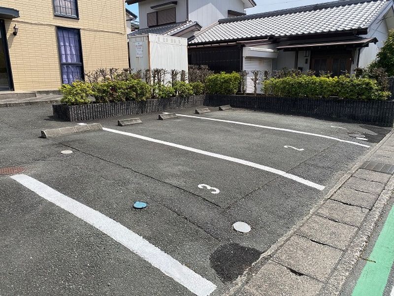 レオパレスクラージュ 駐車場