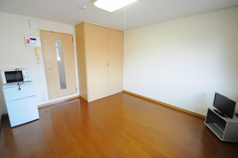 レオパレス杉 居間