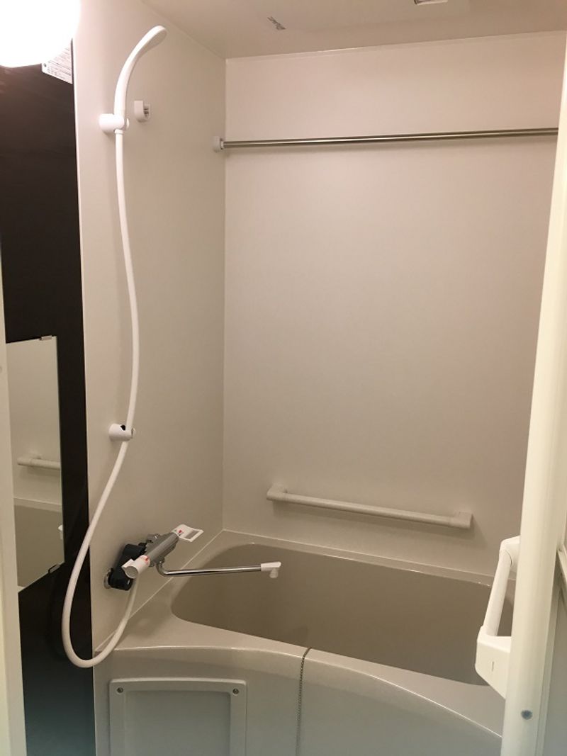 CLEINO Dwell Okubo A Bathroom