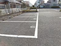 レオパレスマロンハイツ 駐車場
