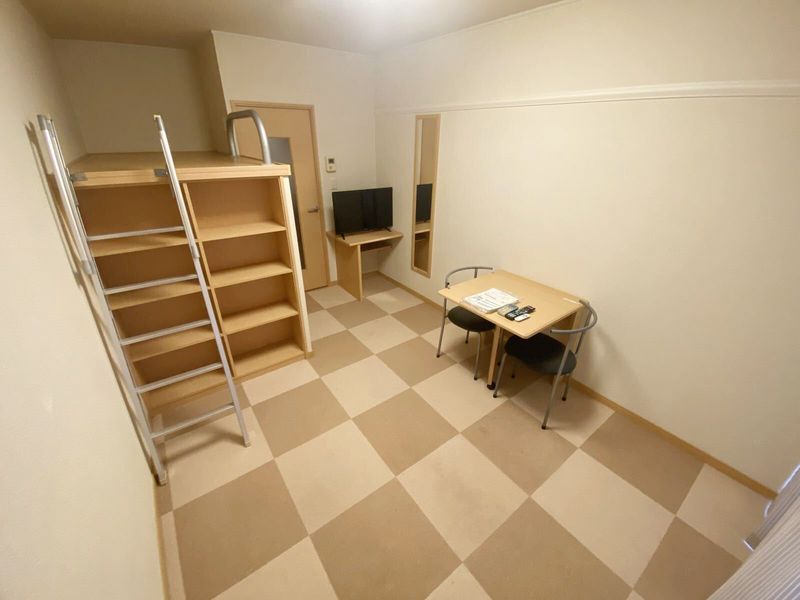 レオパレス玉楽 居間