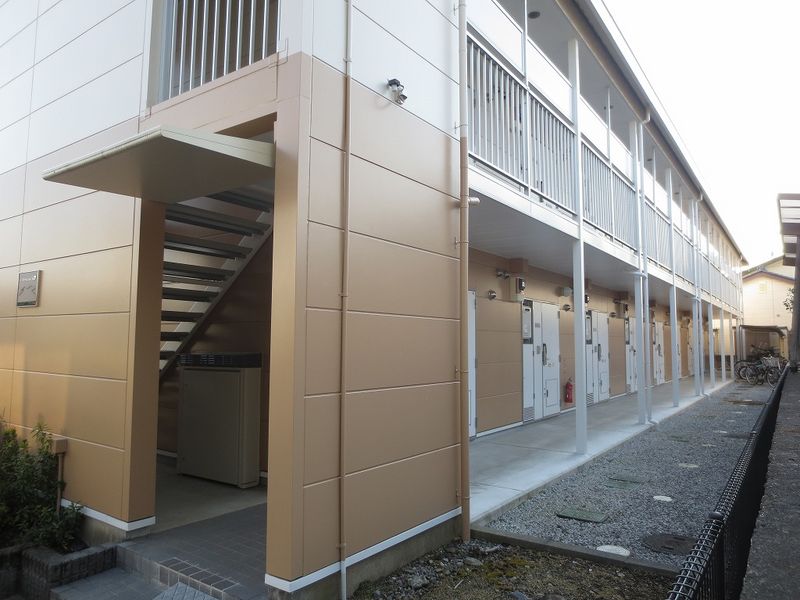 レオパレスパル 玄関
