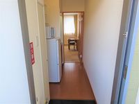 レオパレスつくし 玄関