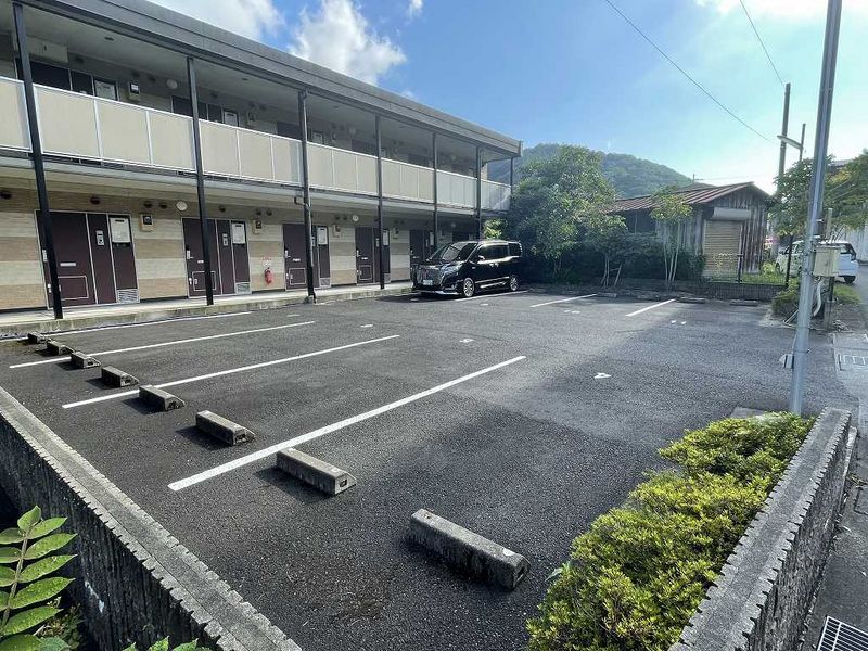 レオパレス静和 駐車場