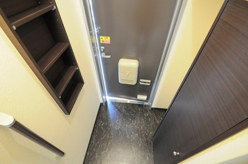 レオネクスト大倉山メルベーユⅢ 玄関