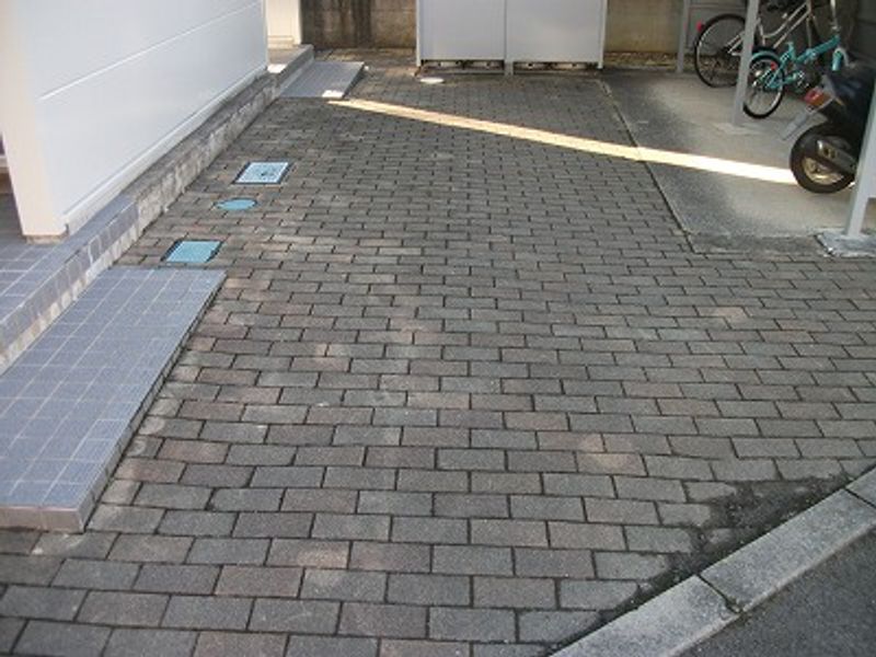 レオパレス桜水 エントランス