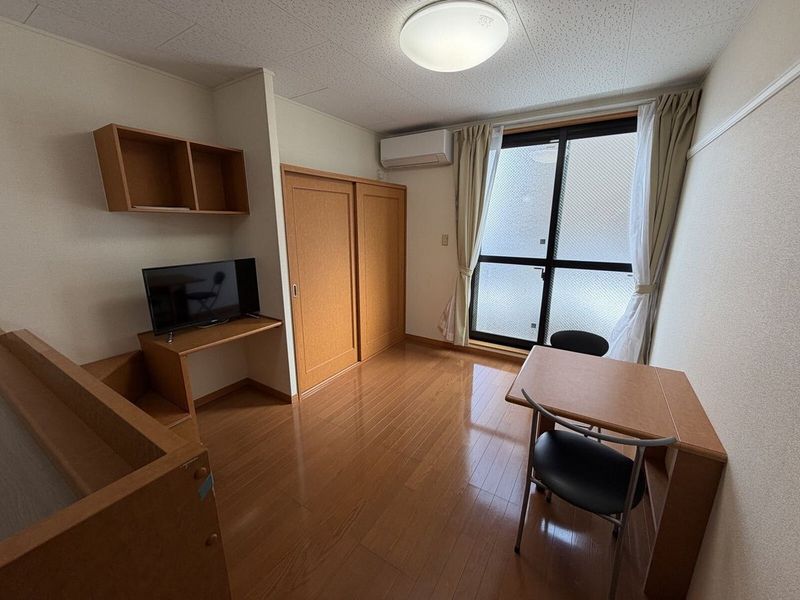 レオパレス天王 居間