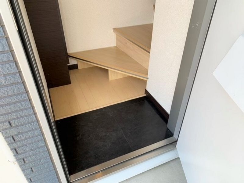 レオネクスト紫石 玄関