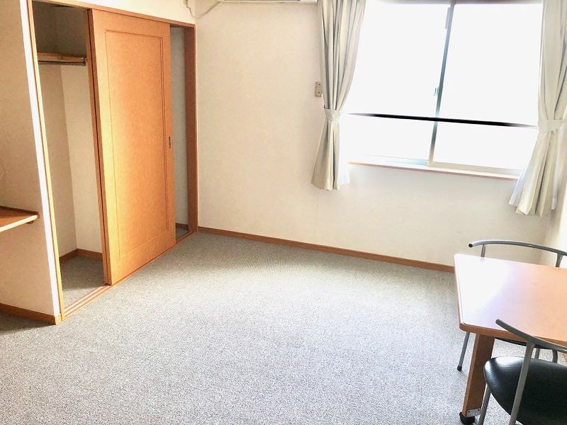 レオパレスサニーコート石垣Ⅱ 居間