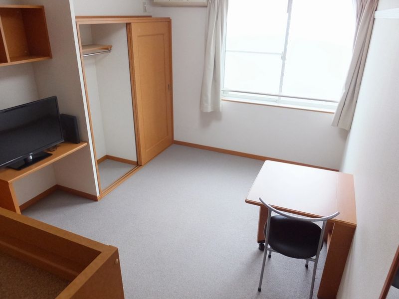 レオパレスディアマンテ 居間