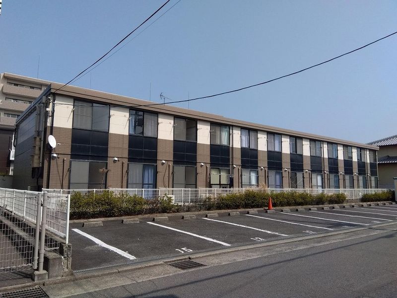 レオパレスルミエール 外観