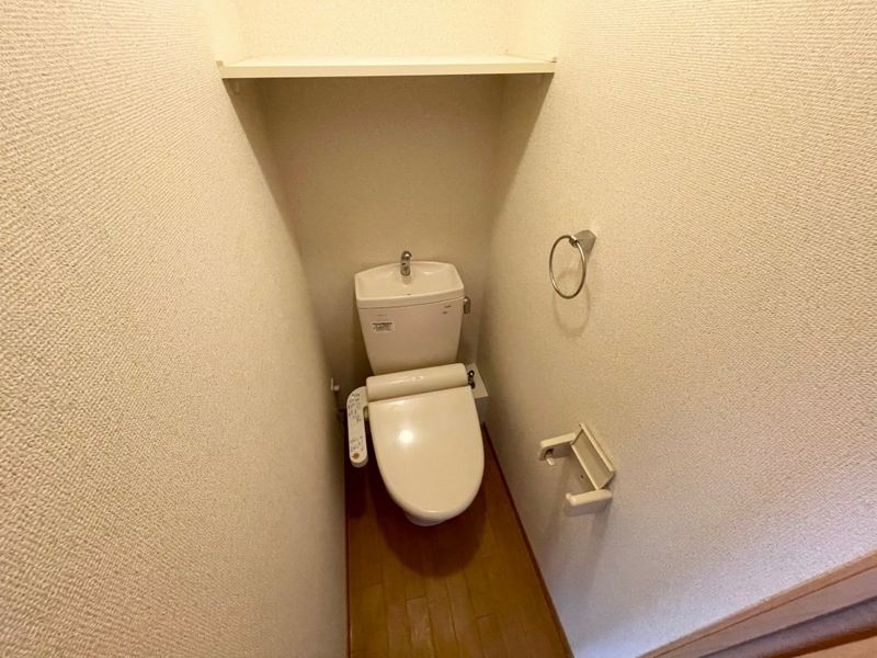 レオパレスしろがね トイレ