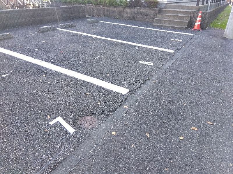 レオパレス輝 駐車場