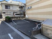 レオパレスアリエル 駐車場