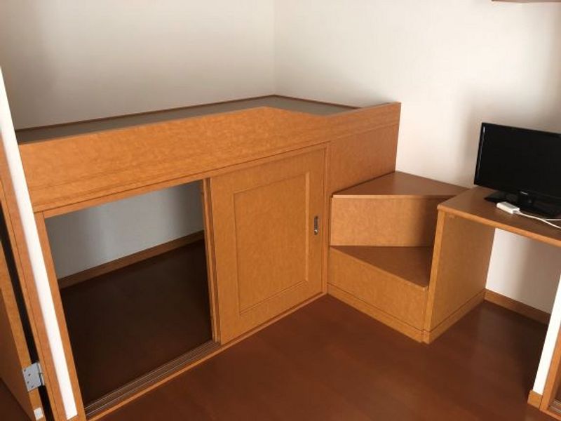 レオパレスかつらぎ 寝室