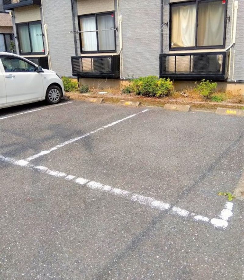 レオパレスＫ　Ｉ 駐車場