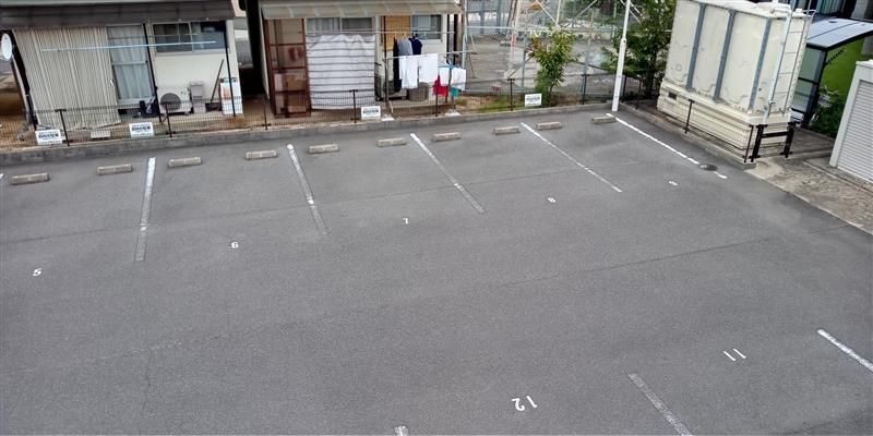 レオパレス西大寺南 駐車場