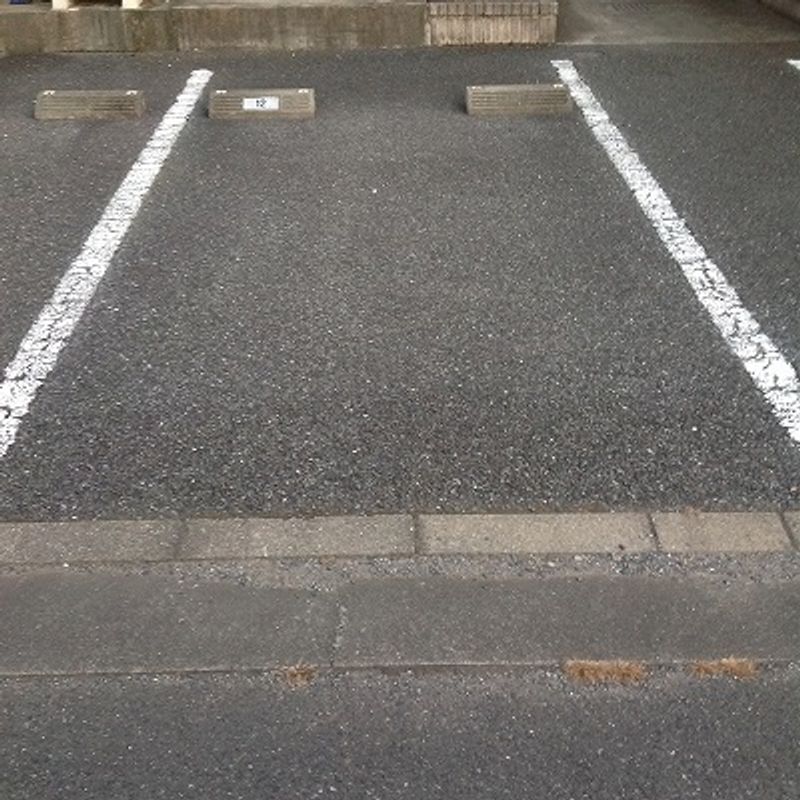 レオパレスデイジー上並榎 駐車場