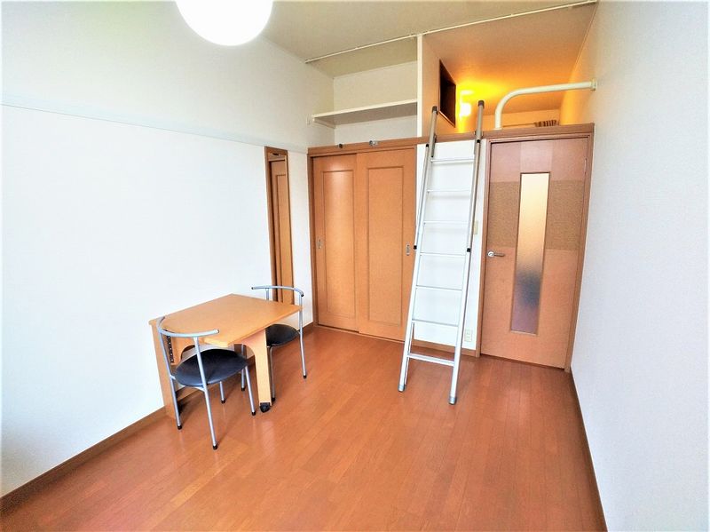 レオパレスウインドワード 居間