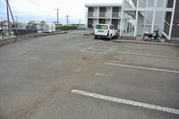 レオパレスフラワーハイツ 駐車場