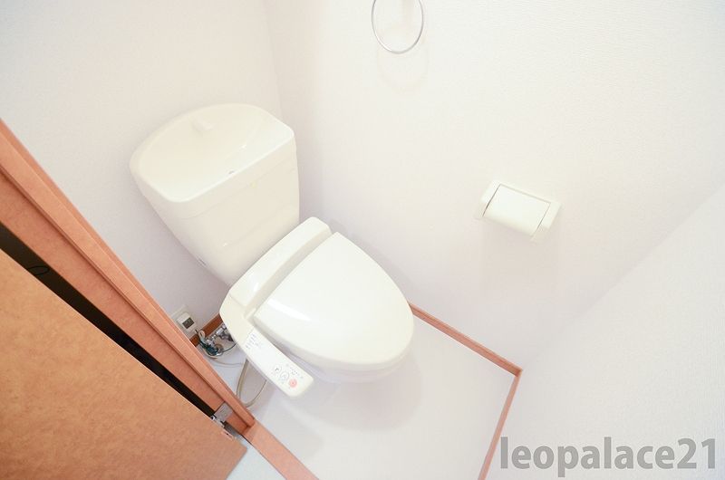 レオパレスポラール五番館 トイレ