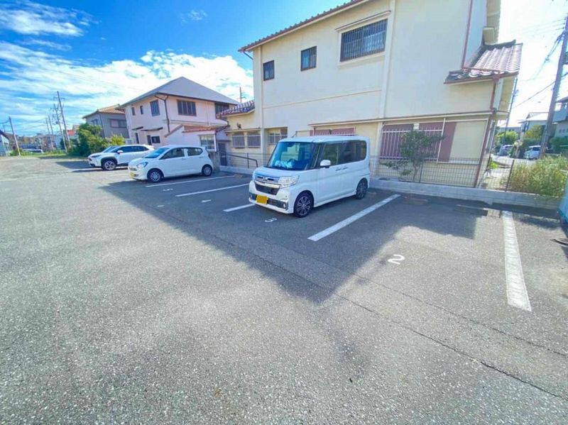 レオパレス宮南 駐車場