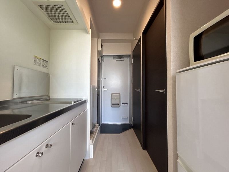 LEONEXT Brown Heights Entrance