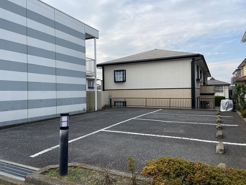 レオパレス城 駐車場