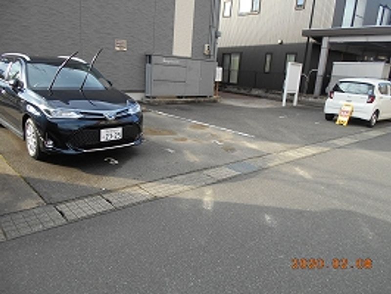レオパレス重藤 駐車場