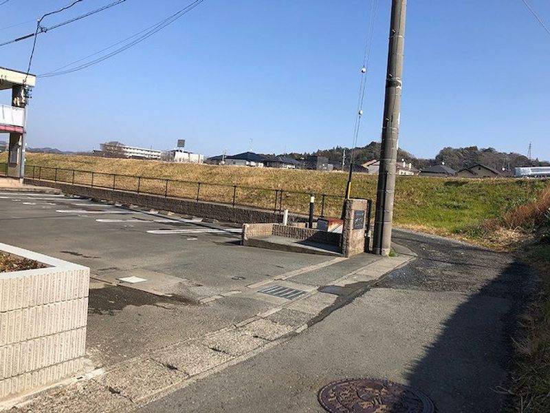 レオパレスシーナ・アイ 駐車場