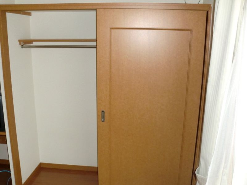 レオパレスパティオ 収納