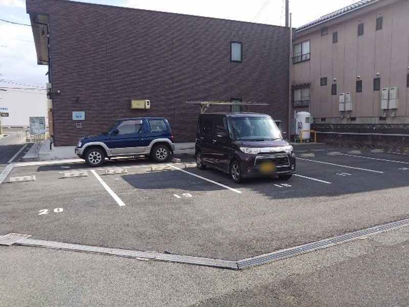 レオネクスト白枝Ⅱ 駐車場