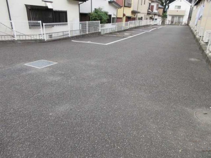 レオパレスＩＺＭ　Ⅲ 駐車場