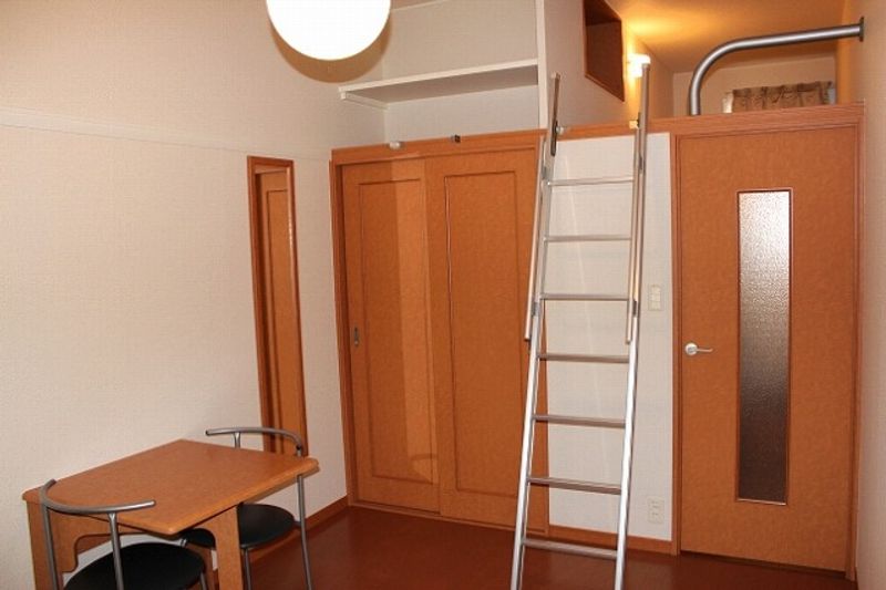 レオパレスアザレアヒルズ 収納