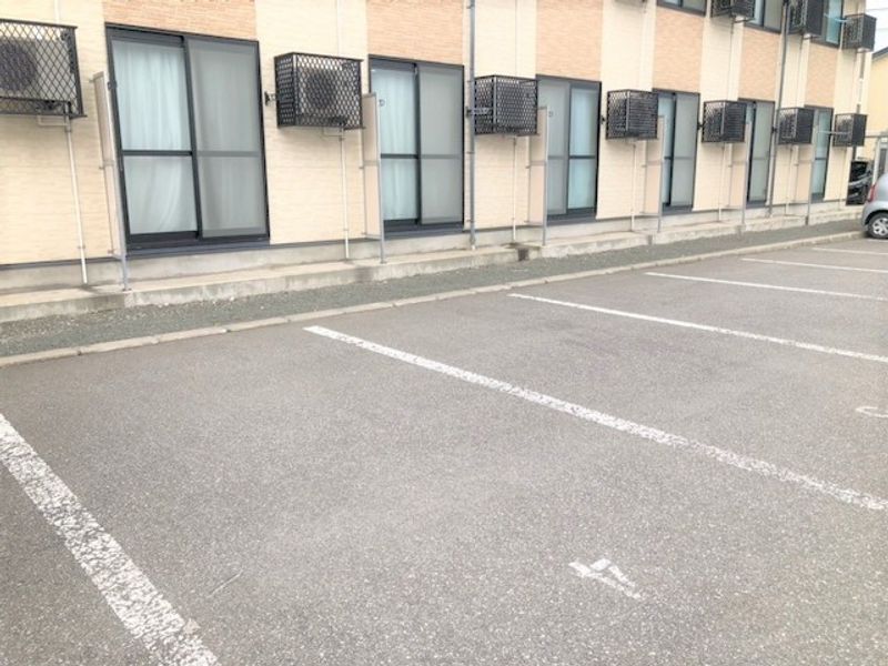レオパレスＷ　Ｓ　Ａ 駐車場
