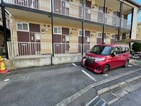 レオパレスアドミラーブル 駐車場