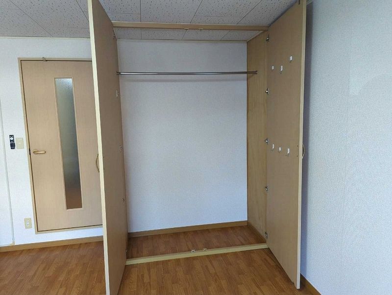 レオパレスＩＺＵＭＩ 収納