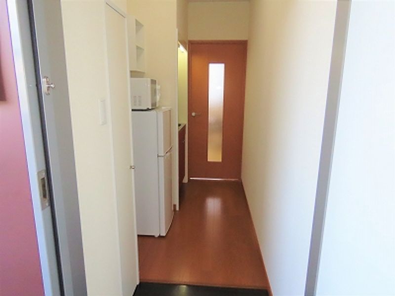レオパレスアカシヤＡ 玄関