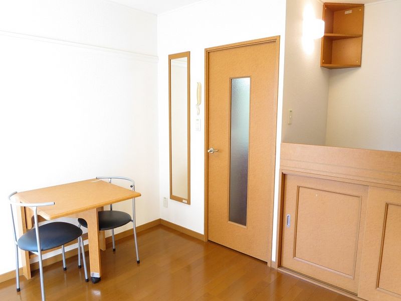 レオパレスペルル 居間
