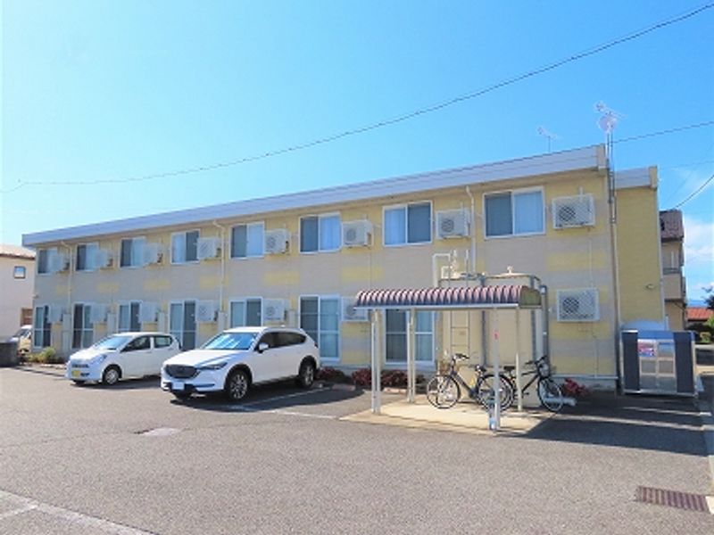レオパレストゥロイメ２ 外観