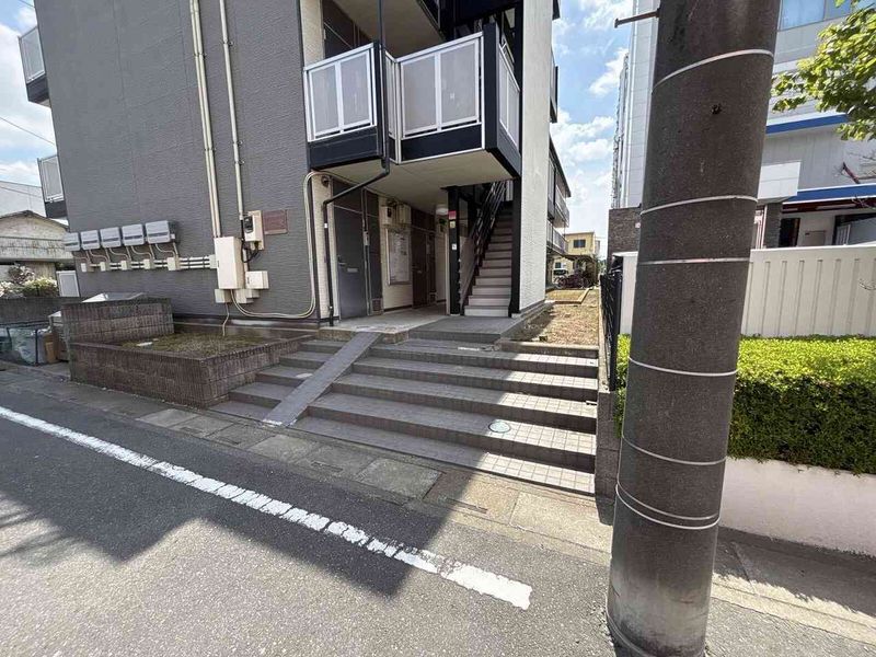 レオパレスハッピーブリッジ エントランス