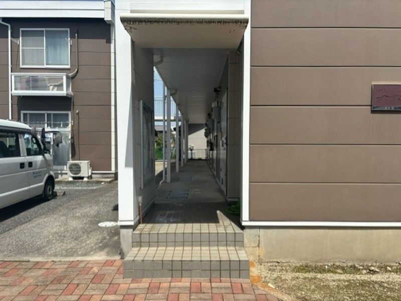 レオパレスビオラ エントランス